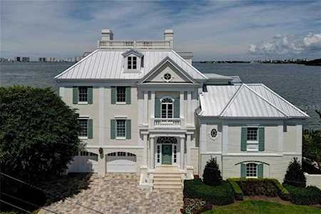 14 N Pine CIRCLE Belleair, FL 33756