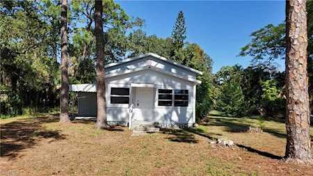 2047 Jeffcott St Fort Myers, FL 33901