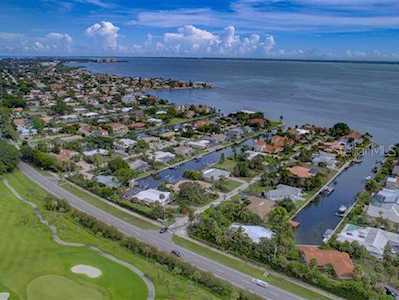 571 Putter Ln Longboat Key, FL 34228