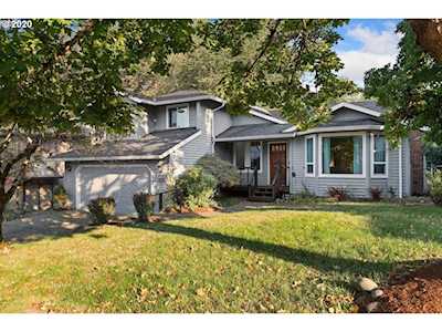11855 SE Timber Valley Dr Happy Valley, OR 97086