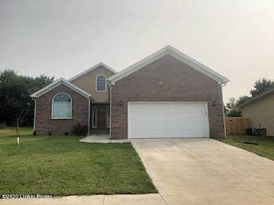 3190 Squire Cir Shelbyville, KY 40065