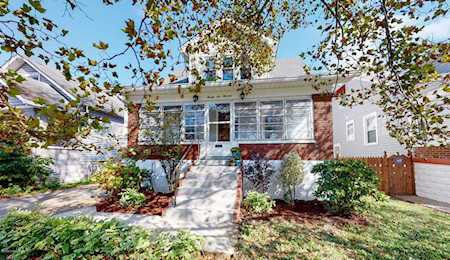 2613 Grinstead Dr Louisville, KY 40206