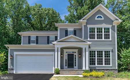 1936 Leonard Rd Falls Church, VA 22043