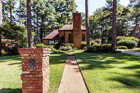 3070 Oakleigh Ln Germantown, TN 38138