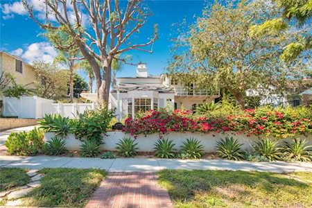 4233 Myrtle Avenue Long Beach, CA 90807