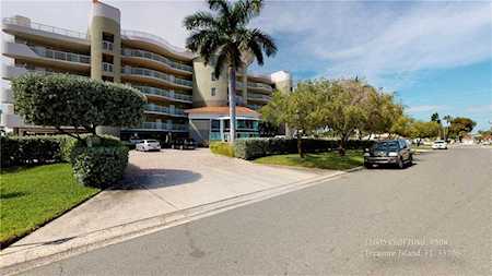 11605 Gulf Blvd #504 Treasure Island, FL 33706