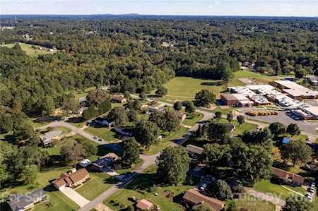 2216 37th Ave NE Hickory, NC 28601