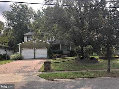 132 Hooten Rd Mount Laurel, NJ 08054