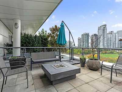 1383 Marinaside Crescent #801 Vancouver, BC V6Z 2W9