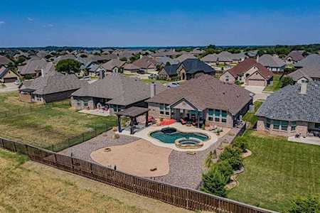 304 Oar Wood Drive Granbury, TX 76049