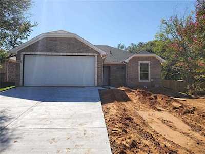 4718 Medina Street Granbury, TX 76048