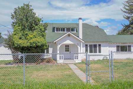 2194 Houston Rd Phoenix, OR 97535