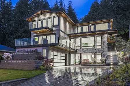 579 St. Giles Road West Vancouver, BC V7S 1L7