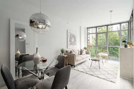 1050 Smithe Street #406 Vancouver, BC V6E 4T4