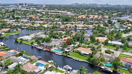 211 SE 12th Ct Pompano Beach, FL 33060