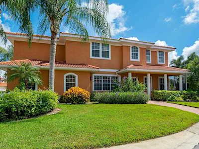 4500 Murcia Blvd #17 Sarasota, FL 34238