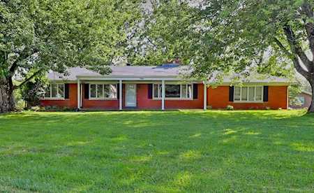 385 Highland Dr Radcliff, KY 40160