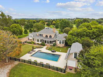 7704 Scenic River Ln Nashville, TN 37221