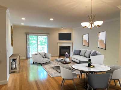 990 Vfw Pkwy #304 Boston, MA 02132