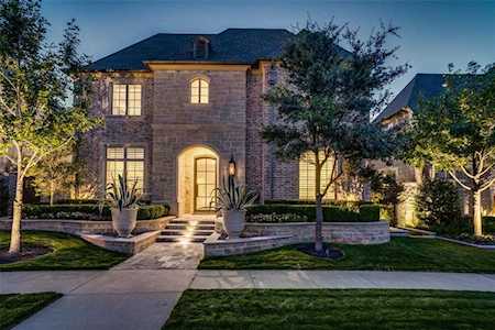 6813 Bonaparte Court Plano, TX 75024