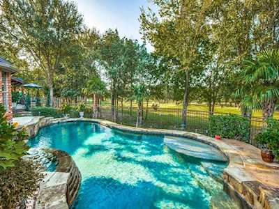 2023 Meadows Avenue Lantana, TX 76226