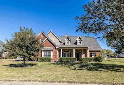 724 Deans Creek Dr Collierville, TN 38017