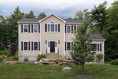 451 Roosevelt Drive Northbridge, MA 01534