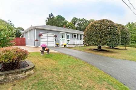 17 Pine Tree Rd Tiverton, RI 02878