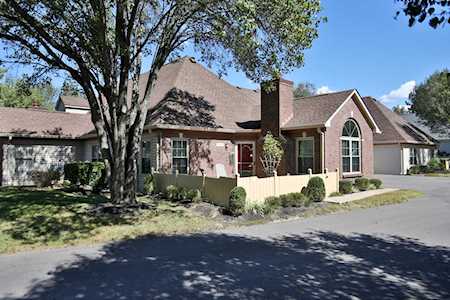 3011 Graystone Manor Pkwy Louisville, KY 40241