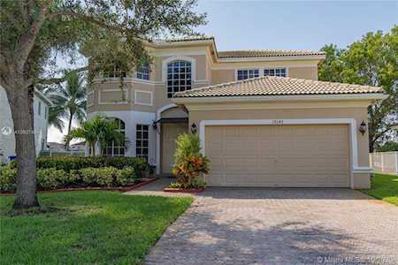19340 SW 61st St Pembroke Pines, FL 33332