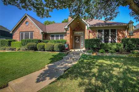 2105 Saint Andrew Drive Highland Village, TX 75077