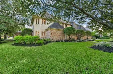 6403 Saffron Hills Dr Spring, TX 77379