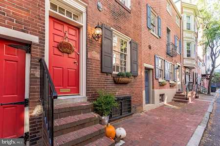 316 S Iseminger St Philadelphia, PA 19107