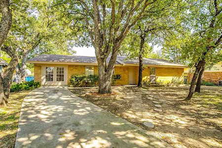 209 Mountain View Drive Azle, TX 76020