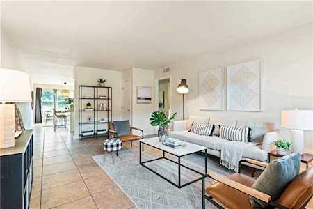 2303 East Side DR #122 Austin, TX 78704