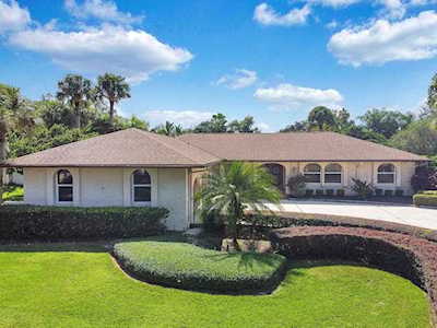 137 N Spring Lake Dr Altamonte Springs, FL 32714