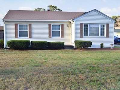 109 Collins St Attleboro, MA 02703