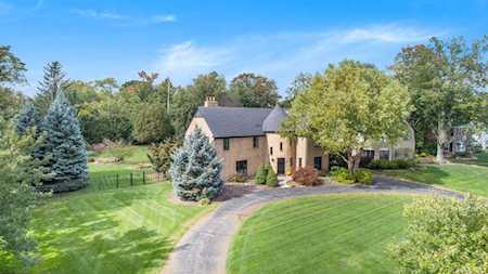 945 SE San Lucia Dr East Grand Rapids, MI 49506