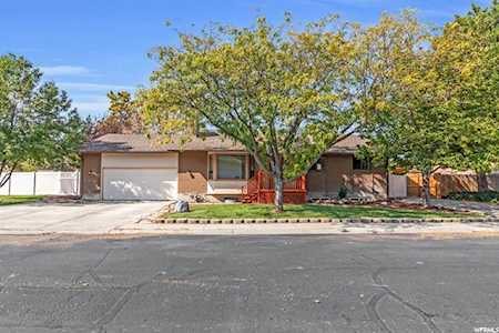 427 Country Clb Stansbury Park, UT 84074