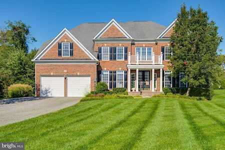22 Hunting Ct Edgewater, MD 21037