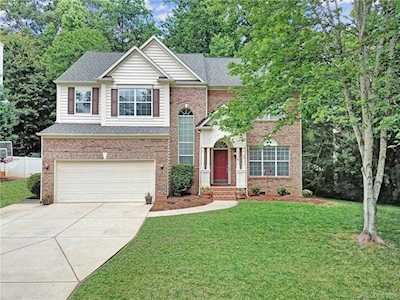 136 Creekside Dr Fort Mill, SC 29715