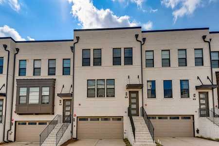 828 Stone Ridge Ln Atlanta, GA 30324