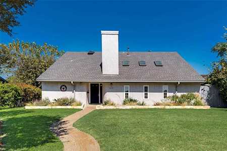 8719 Gladwood Lane Dallas, TX 75243