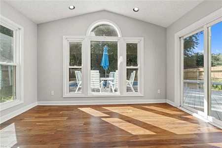 2604 Piney Bark Dr Virginia Beach, VA 23456
