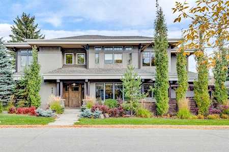 620 Alexander Crescent NW Calgary, AB T2M 4T3