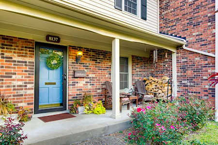 8137 Lake Ave Louisville, KY 40222