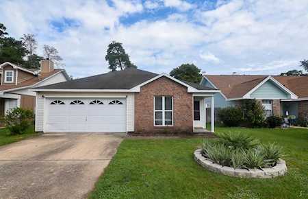 104 Wright Circle Niceville, FL 32578