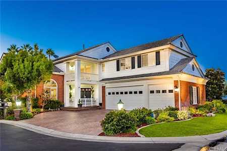19471 Woodlands Drive Huntington Beach, CA 92648