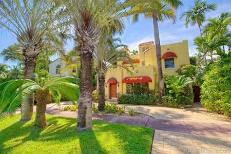 5216 Pine Tree Dr Miami Beach, FL 33140