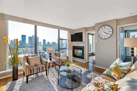 1723 Alberni Street #1602 Vancouver, BC V6G 3G9